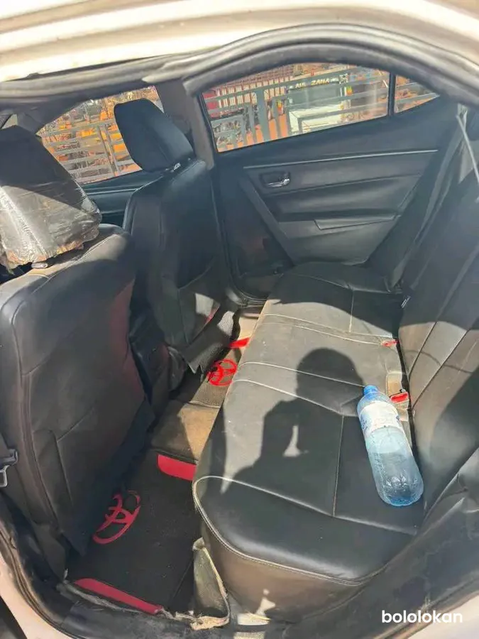 TOYOTA COROLLA S  2014 (image 10)