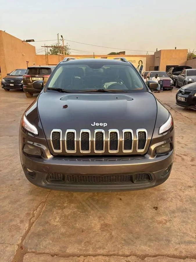 Jeep Cherokee Année 2015 (image 1)