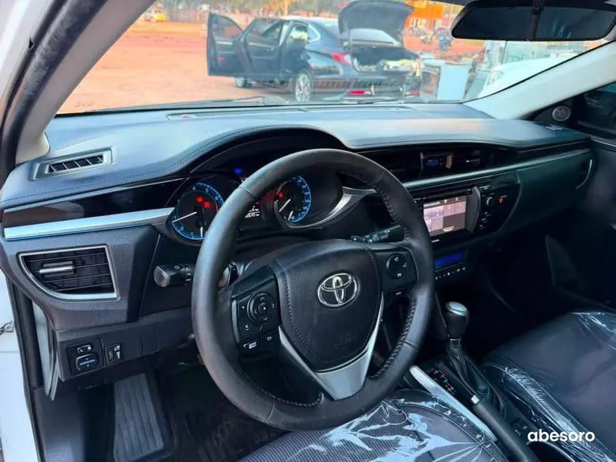 TOYOTA COROLLA S ANNÉE 2015 (image 3)