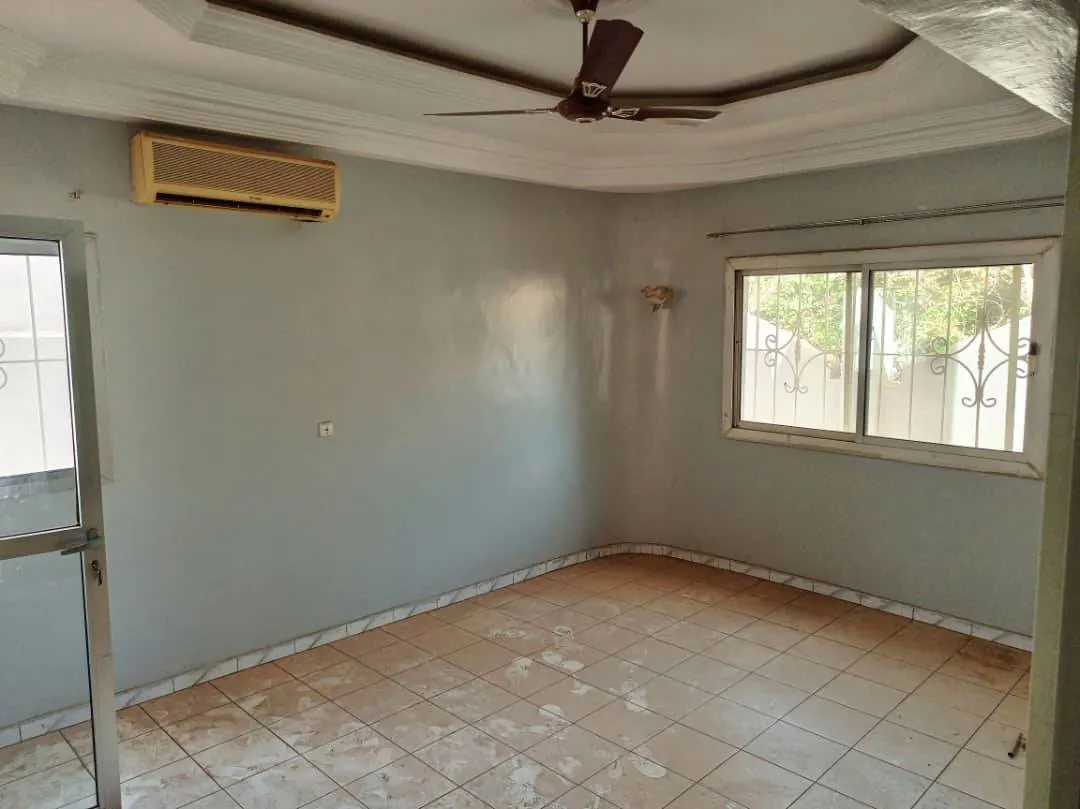 Villa pour bureaux ou habitation à louer à Faso kanu (image 5)