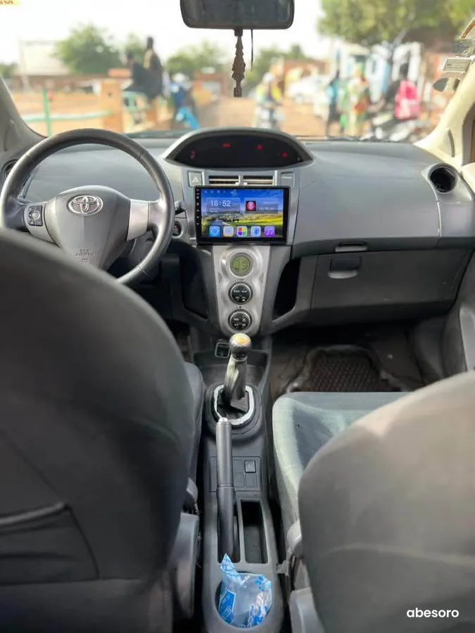 Yaris break (image 2)