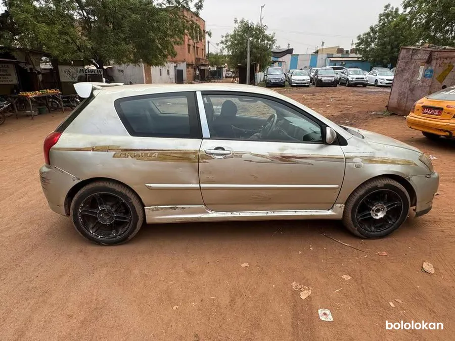 Toyota Drogba année 2005 (image 8)