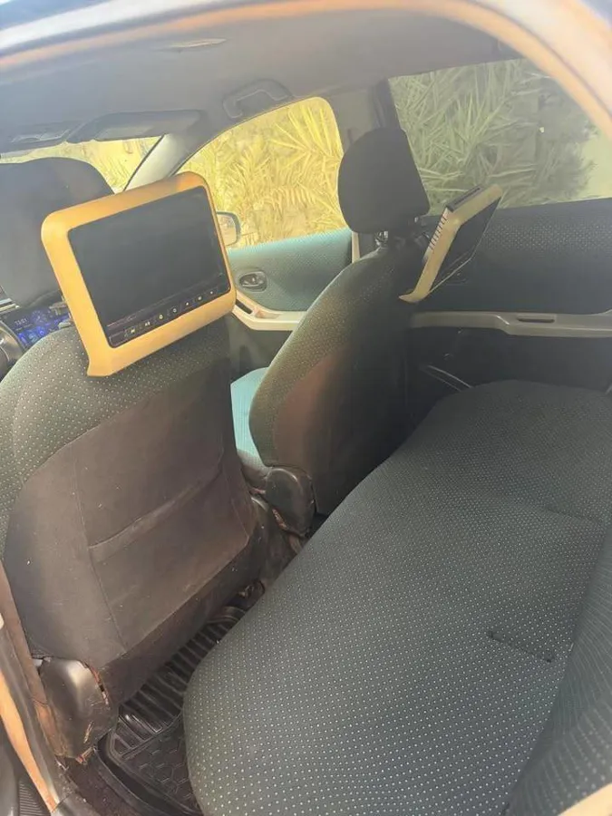 Toyota Yaris Break 2009 (image 9)