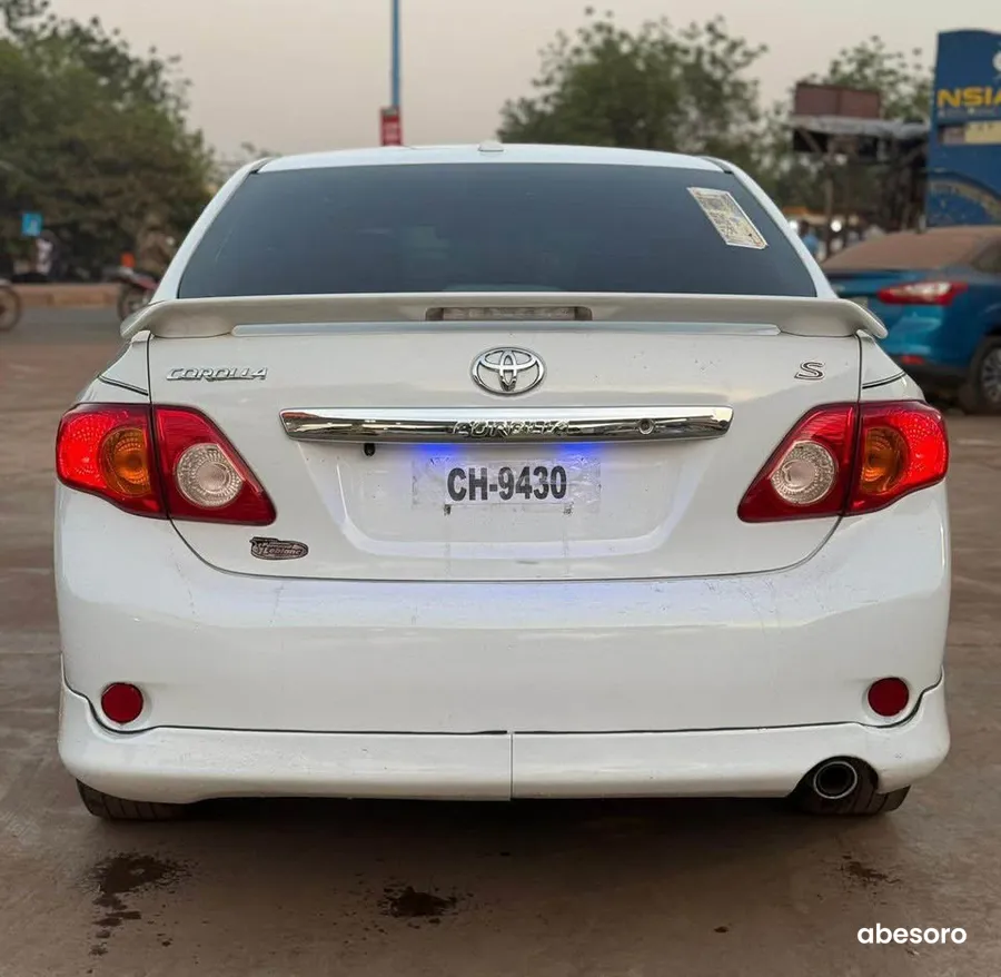 Toyota Corolla S (image 5)