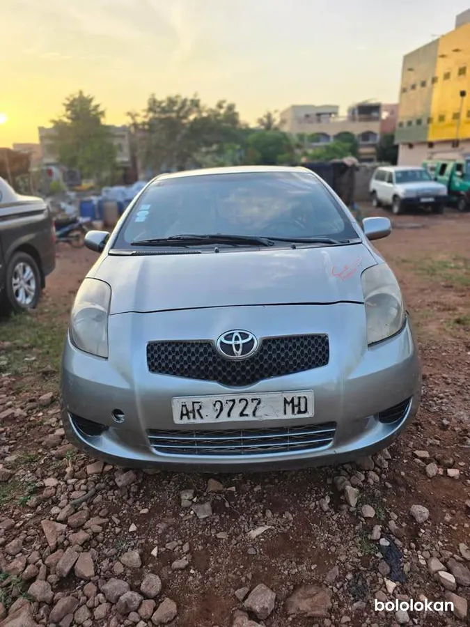 Toyota Yaris très propre à vendre (image 3)