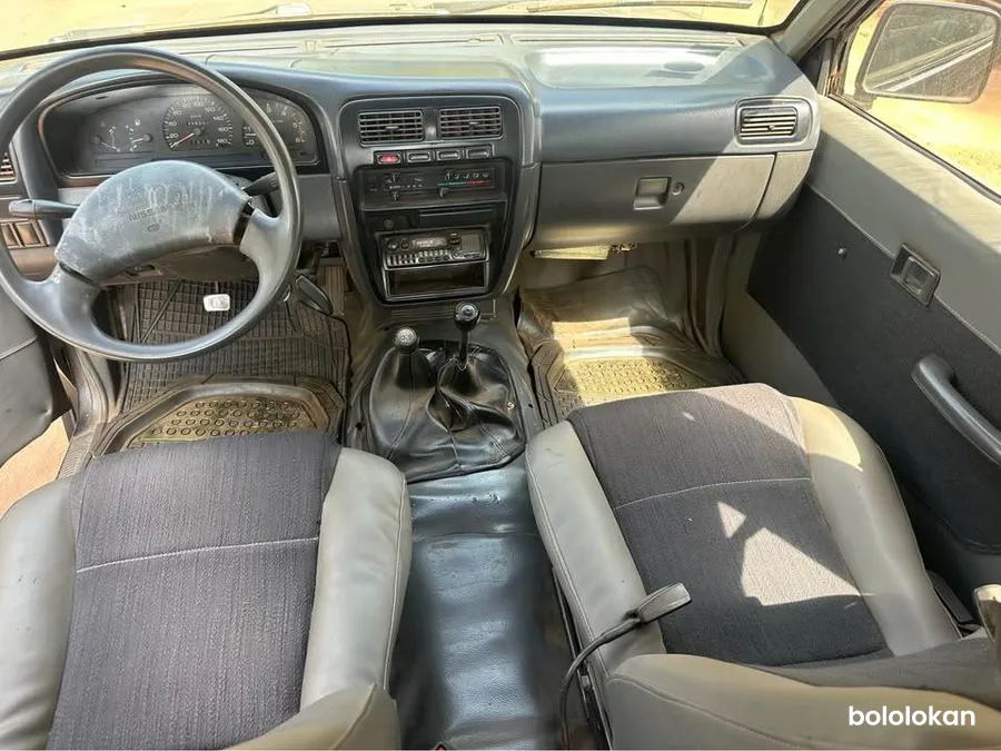 Pickup Nissan D21 – Année 1999 (Diesel) (image 7)