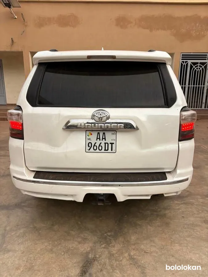 Toyota 4-Runner 2012 (image 6)