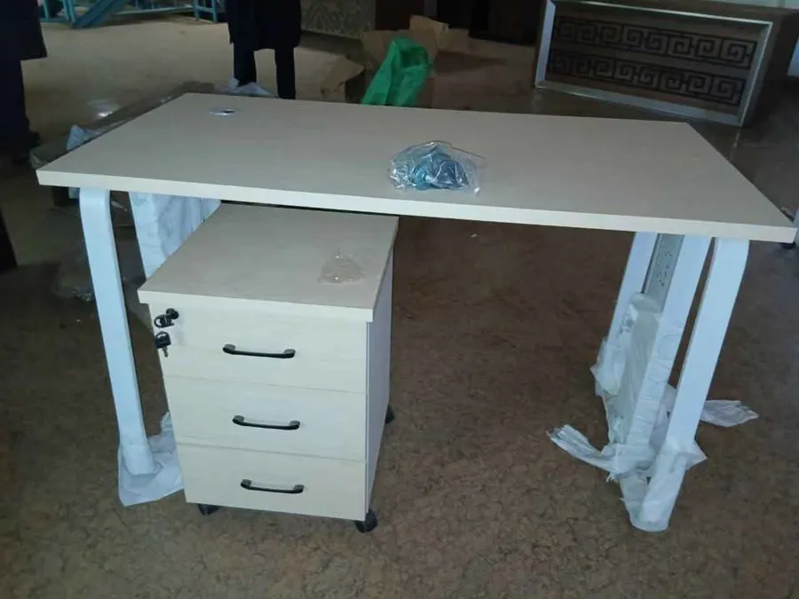 Bureau 1.20m avec tiroir (image 1)