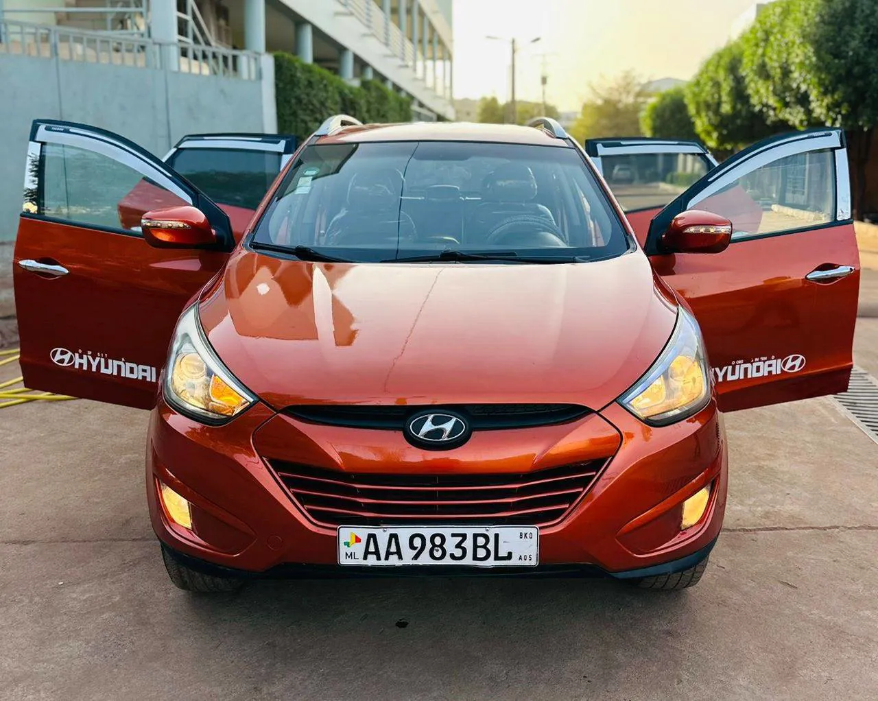 HYUNDAI TUCSON IX35 2011 (image 1)