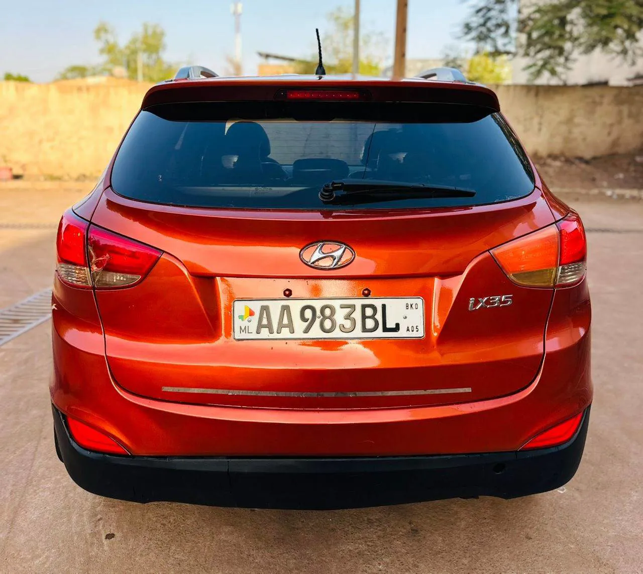 HYUNDAI TUCSON IX35 2011 (image 2)