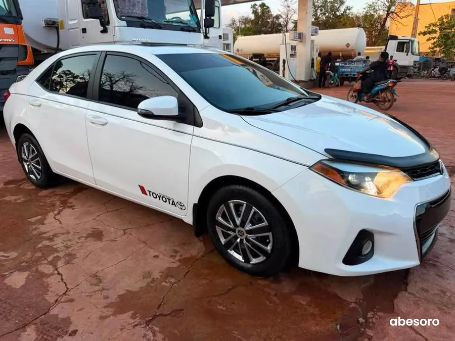 TOYOTA COROLLA S ANNÉE 2015 (image 7)
