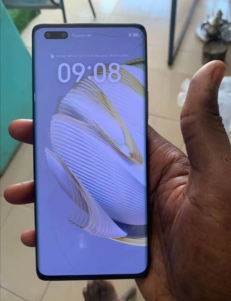 Huawei nova 10 (image 2)