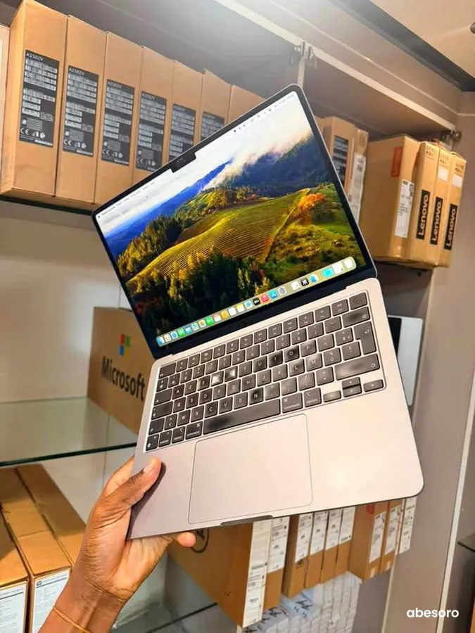 MacBook Air M2 (image 1)