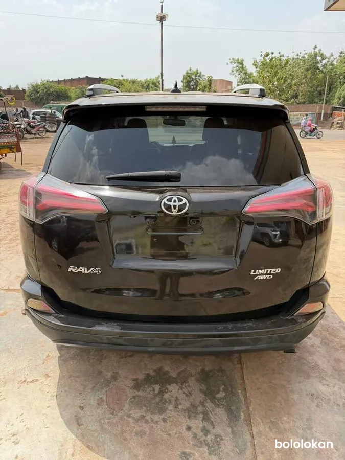 RAV4 LIMITED 2015 FULL OPTIONS (image 8)