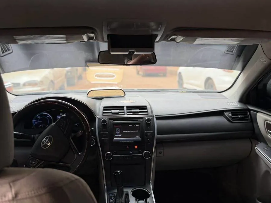 Toyota Camry LE Hybride 2016 (image 4)