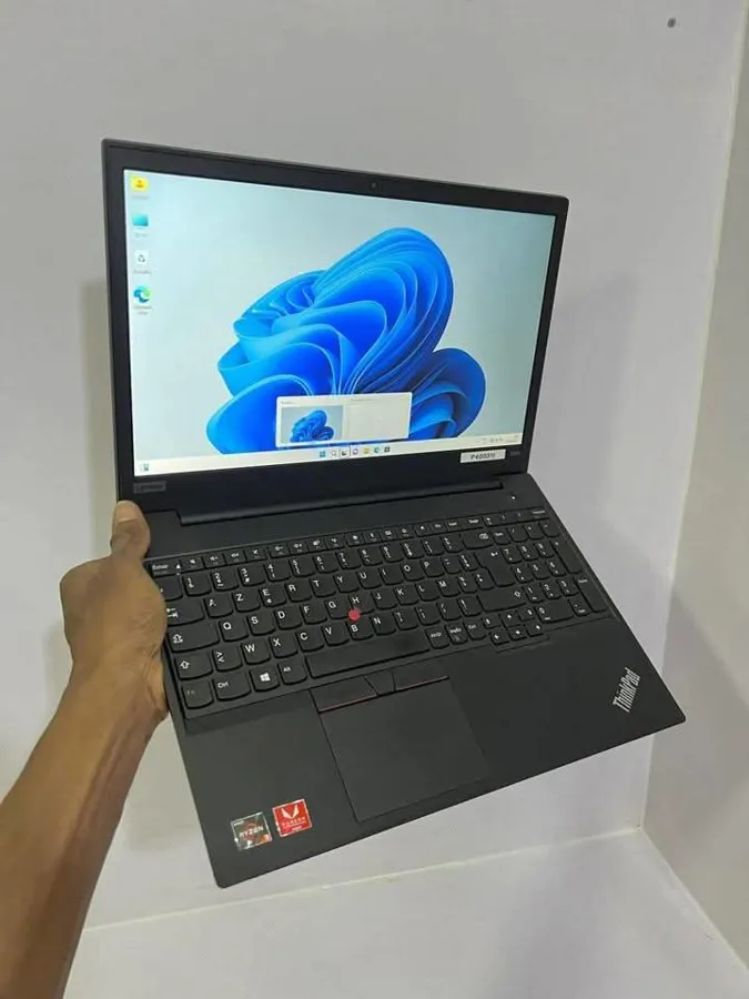 Lenovo ThinkPad E585 (image 3)