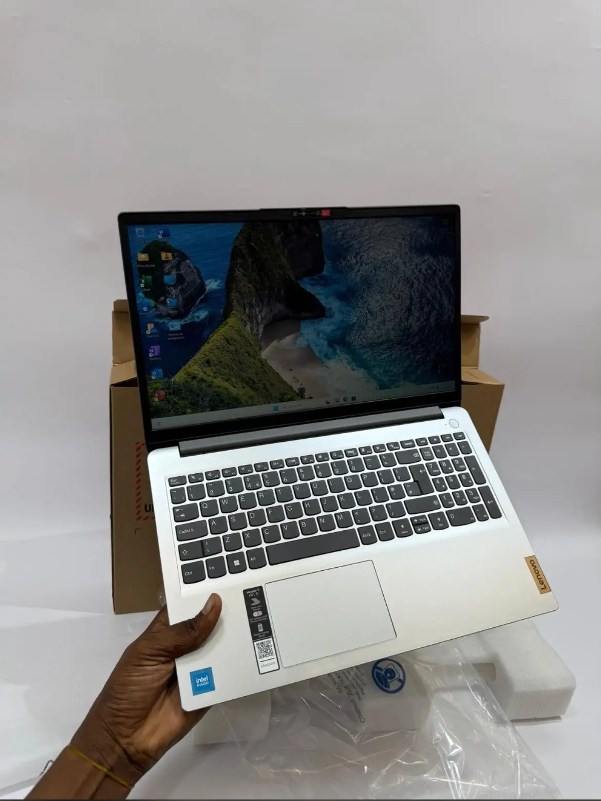 Lenovo Ideapad 15 (image 1)