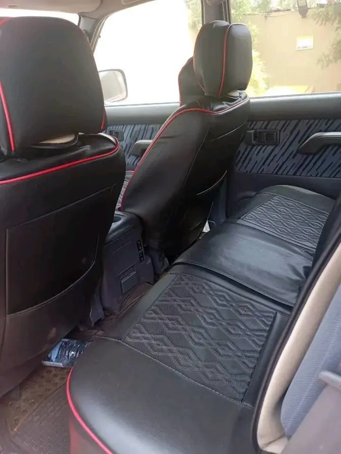 Toyota Land Cruiser Prado (image 4)