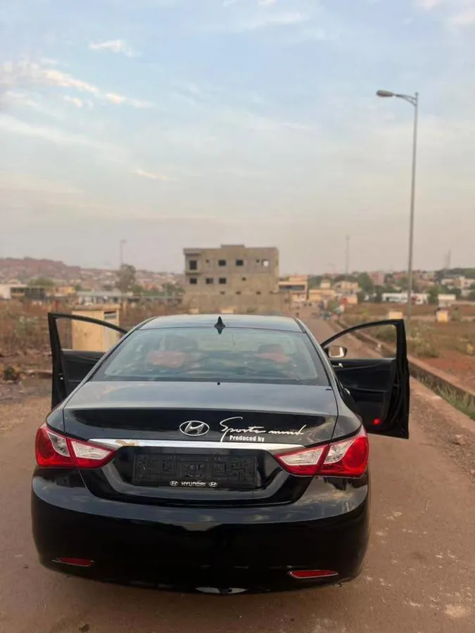 Hyundai Sonata Année 2013 (image 7)