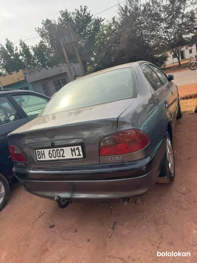 2004 Toyota avensis (image 2)