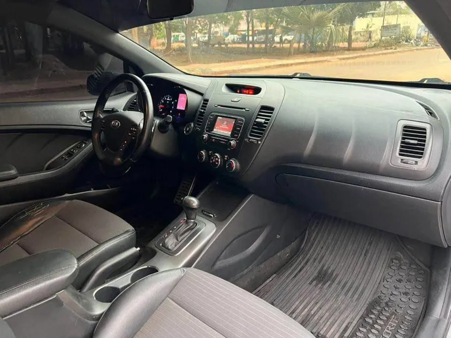 Kia Forte Année 2016 (image 5)