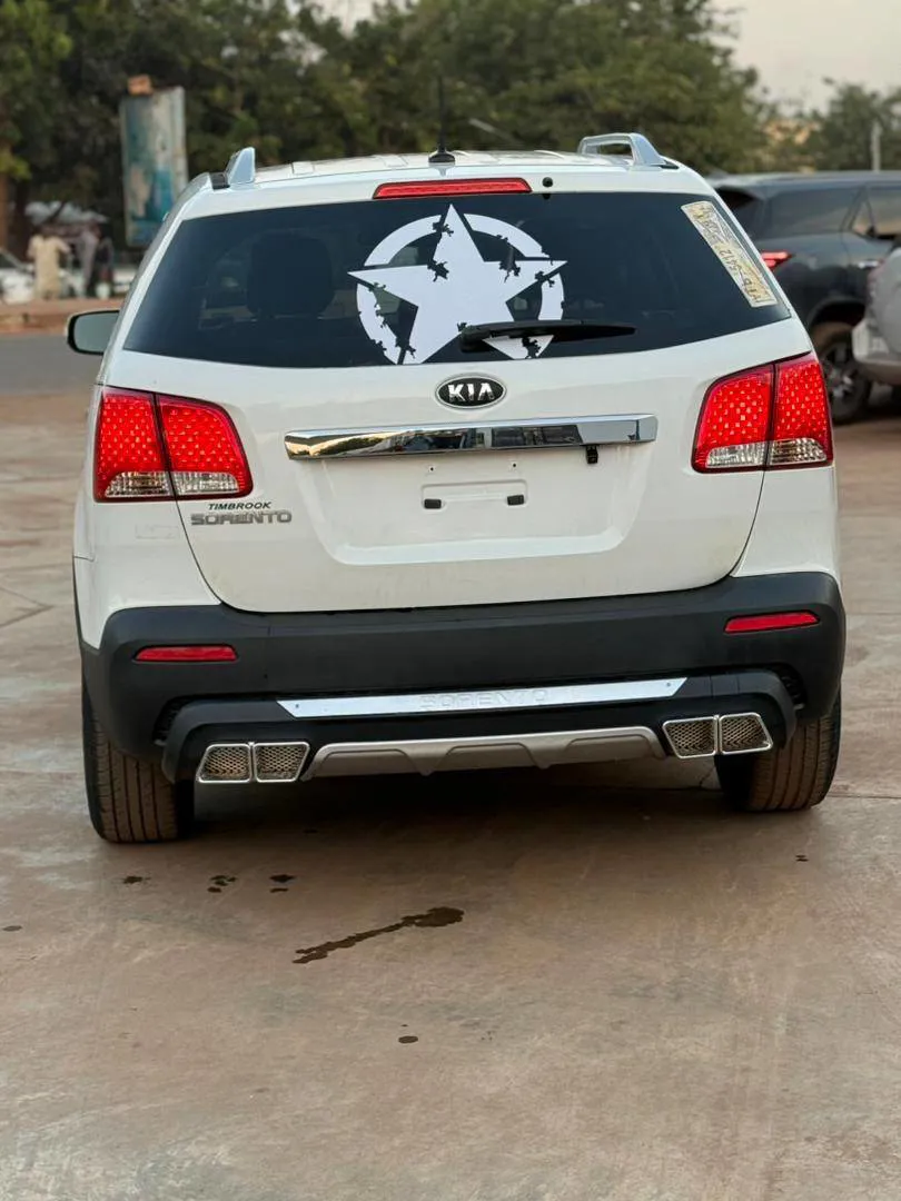 Kia Sorento 2012 (image 7)