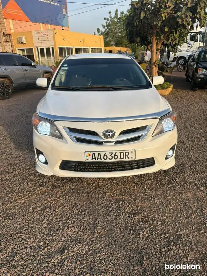 Toyota corolla S 2012 (image 10)