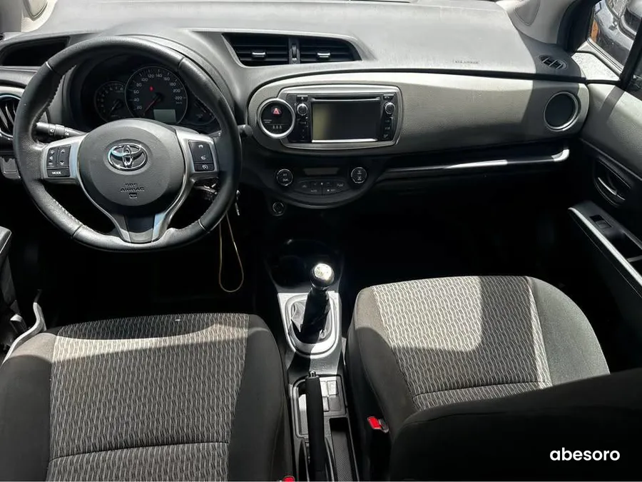 Toyota Yaris Break 2012 (image 7)