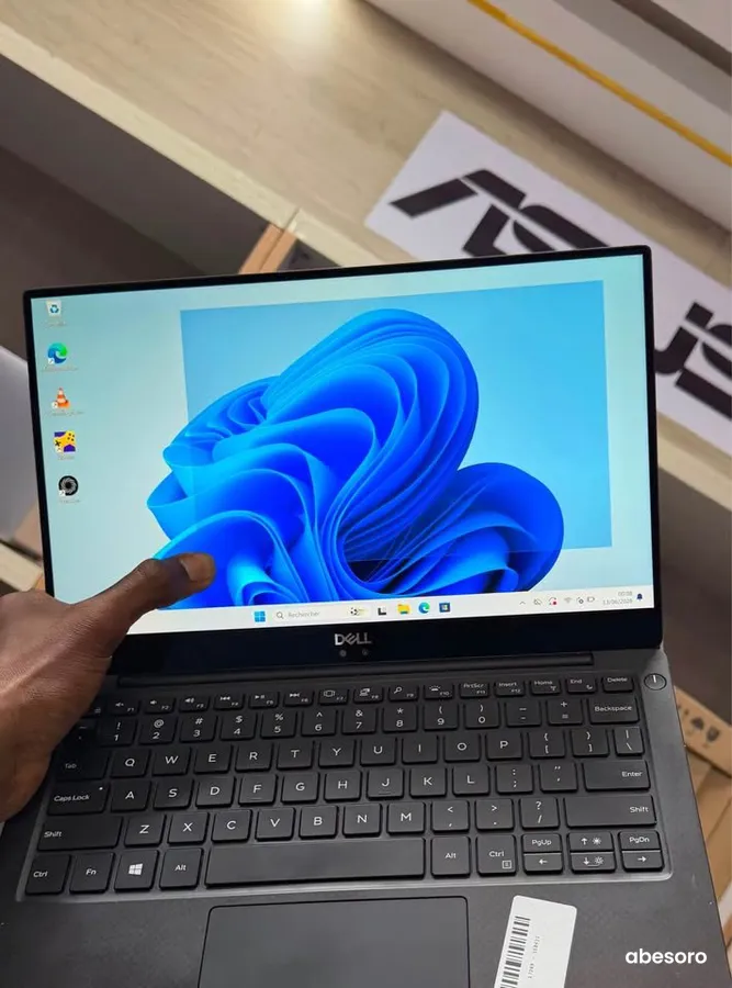 DELL XPS 13 9370 (image 4)