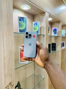 iPhone 15 pro 128gb
