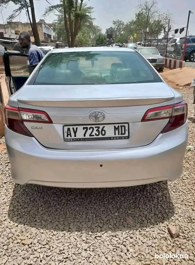 Toyota Camry 2014 (image 1)