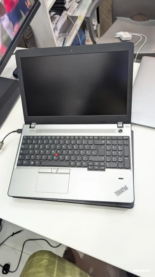 Lenovo ThinkPad E570 (image 6)