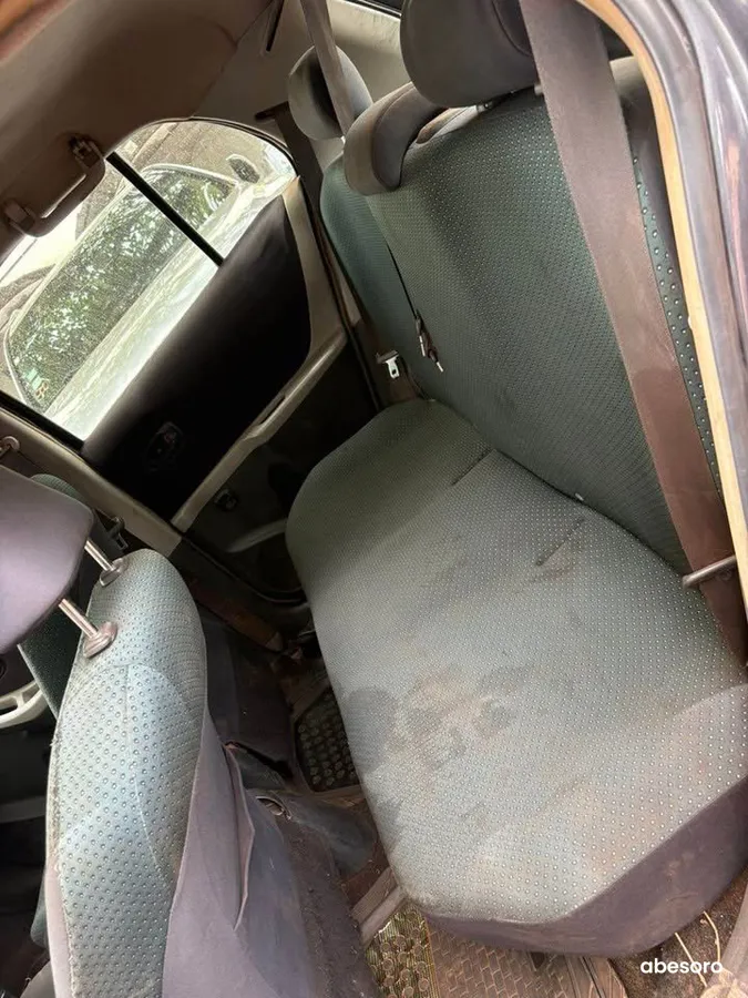 Toyota Yaris 2008 (image 5)