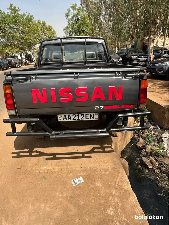 Pickup Nissan D21 – Année 1999 (Diesel) (image 2)