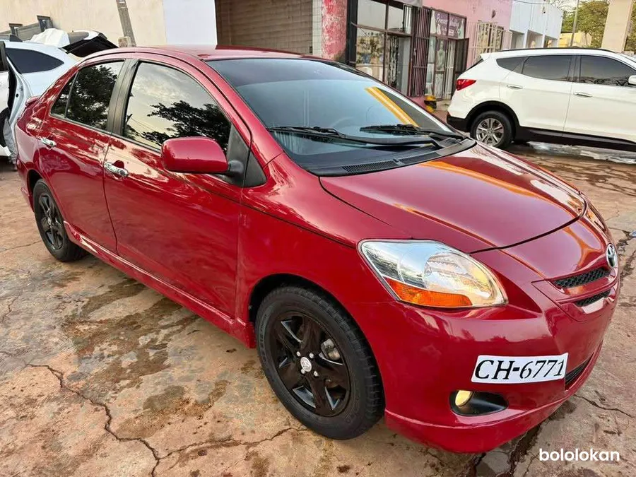 Toyota yaris berline 2007 (image 1)