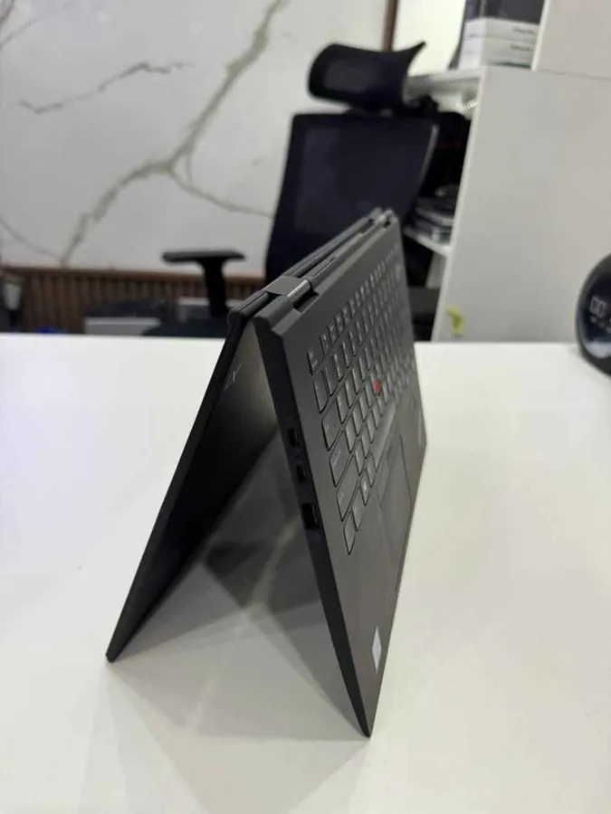 💻 Lenovo ThinkPad X1 Yoga (image 6)