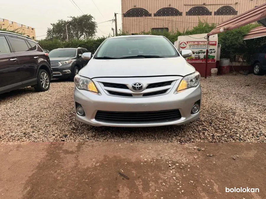 Toyota Corolla LE année 2012 (image 8)