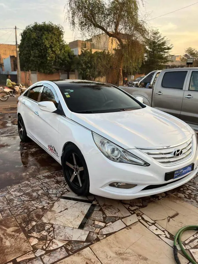Hyundai Sonata 2013 (image 2)