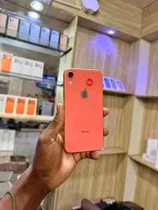 iPhone XR 64Gb batterie 100%