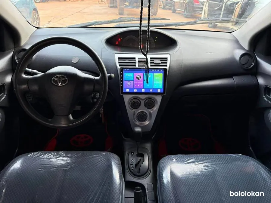 Toyota yaris berline 2007 (image 7)