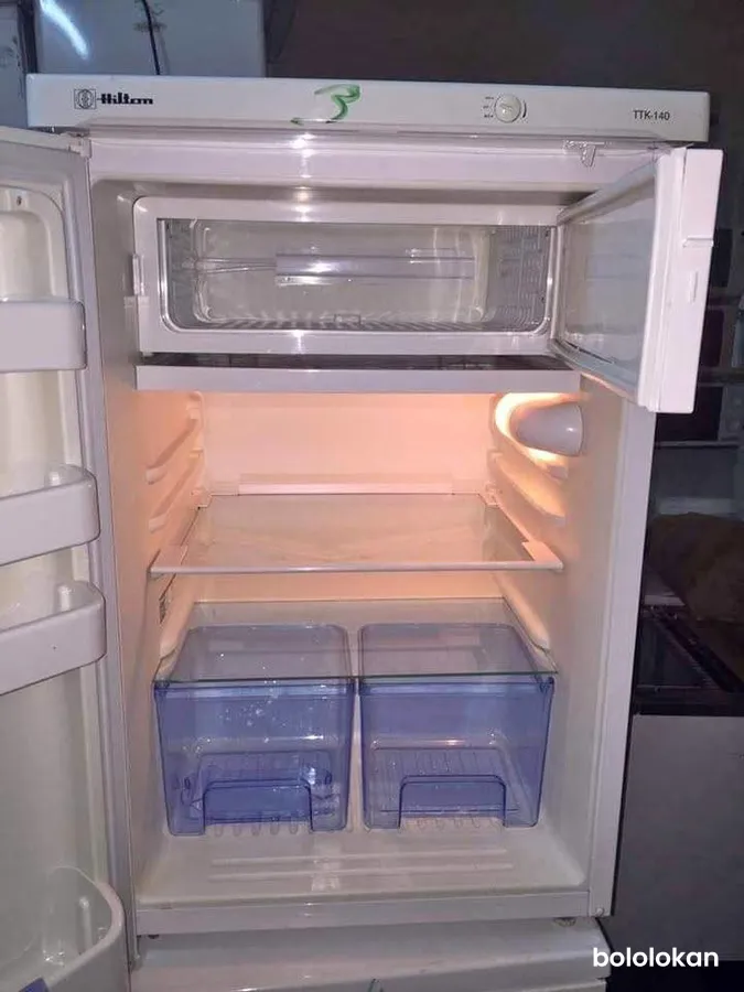 Frigo-congélateur casse (image 1)