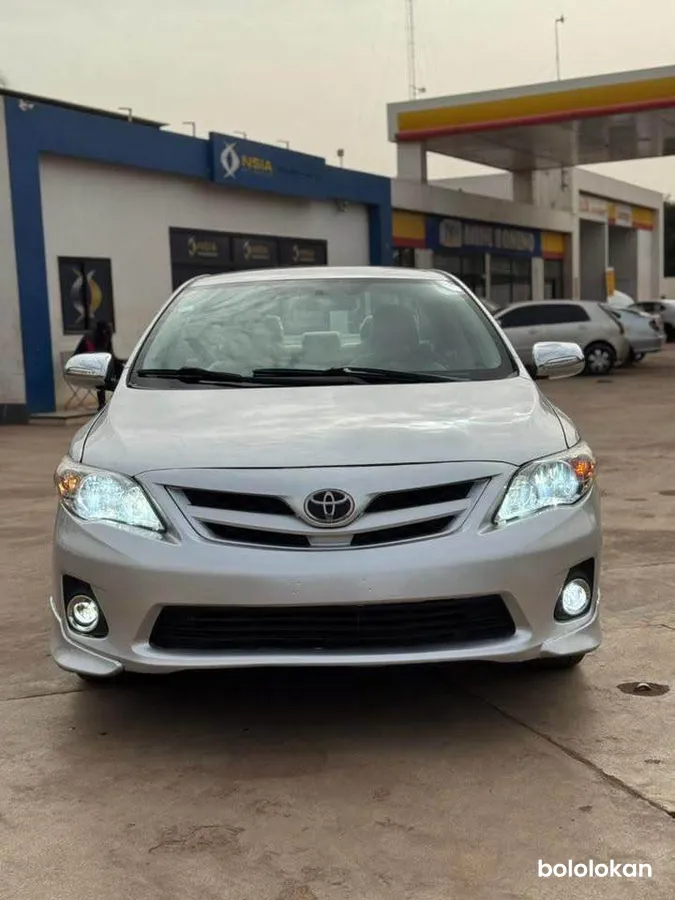 TOYOTA COROLLA LE 2013 (image 4)