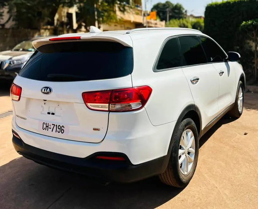 KIA SORENTO 2017 (image 9)