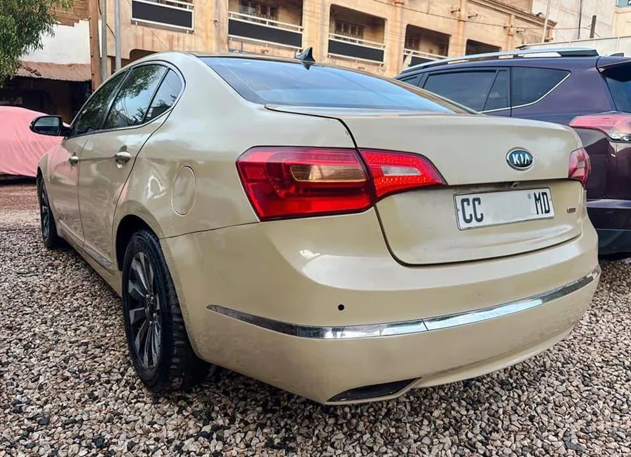 Kia K7 smake bry (image 6)