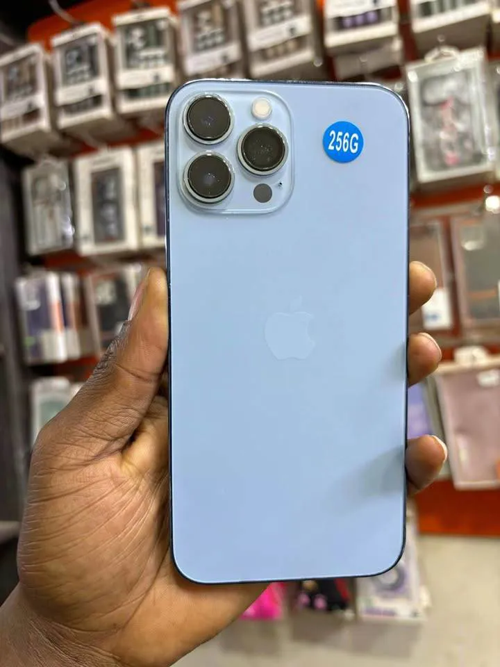 iphone 13 Pro Max 256GB (image 1)