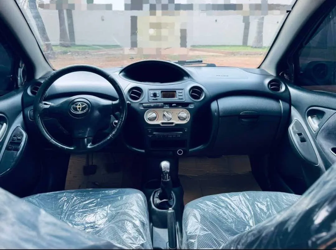 Toyota Yaris 2005 exellent état (image 5)