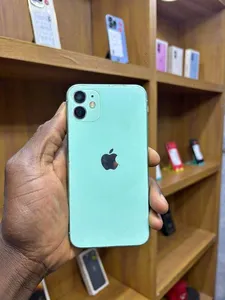 IPhone 11simple 64Go face off très propre