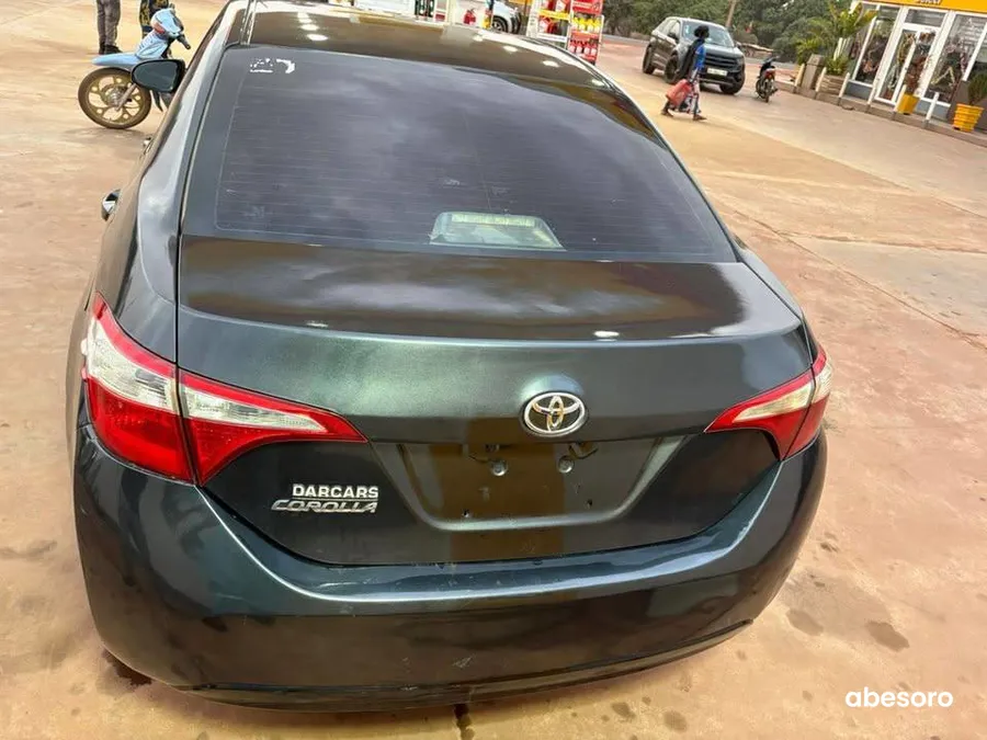 Toyota corolla S 2015 (image 3)