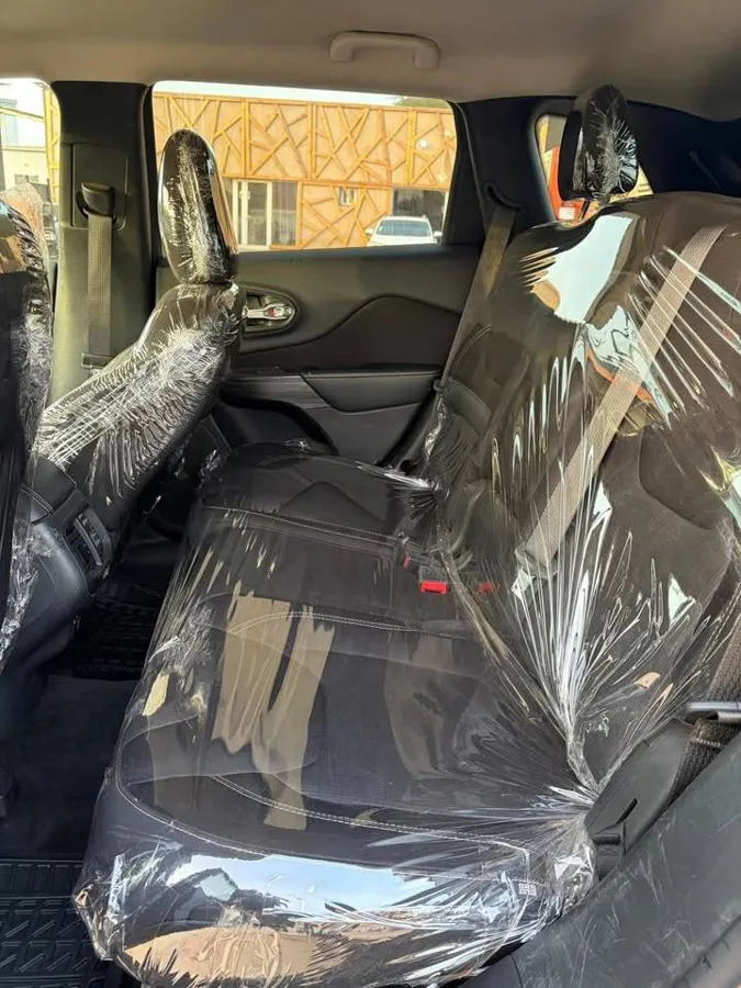Jeep Cherokee Année 2015 (image 8)