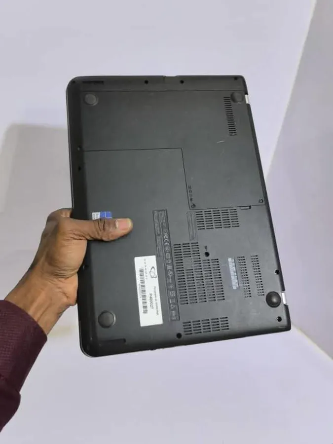 Lenovo ThinkPad E460 (image 4)
